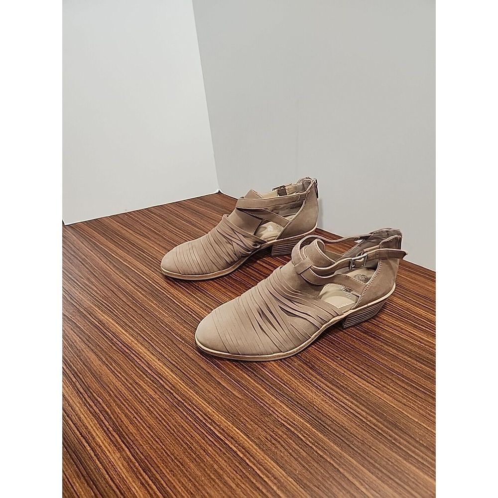 Vince Camuto Women's Pamelle Boot Size 7 Tan Taupe Nubuck Sliced Leather Cutouts - Picture 3 of 5